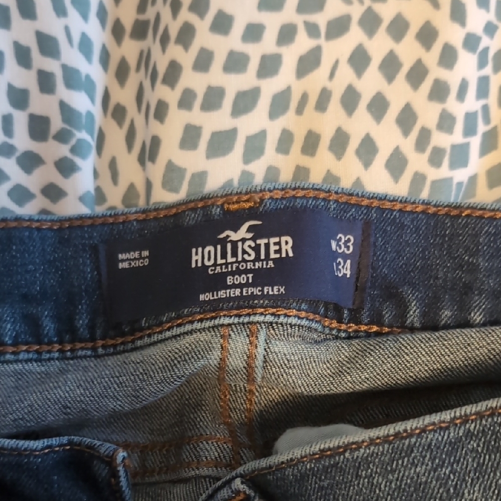 Hollister Men's Classic Blue Bootcut Jeans